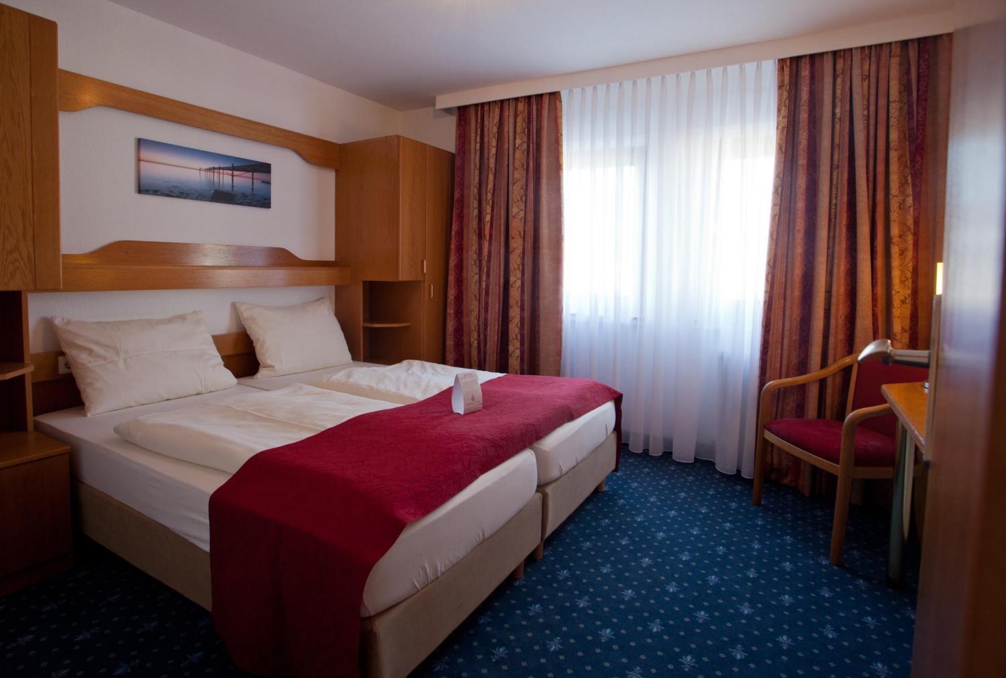 Hotel Knaus Am Hafen Uhldingen-Mühlhofen Værelse billede