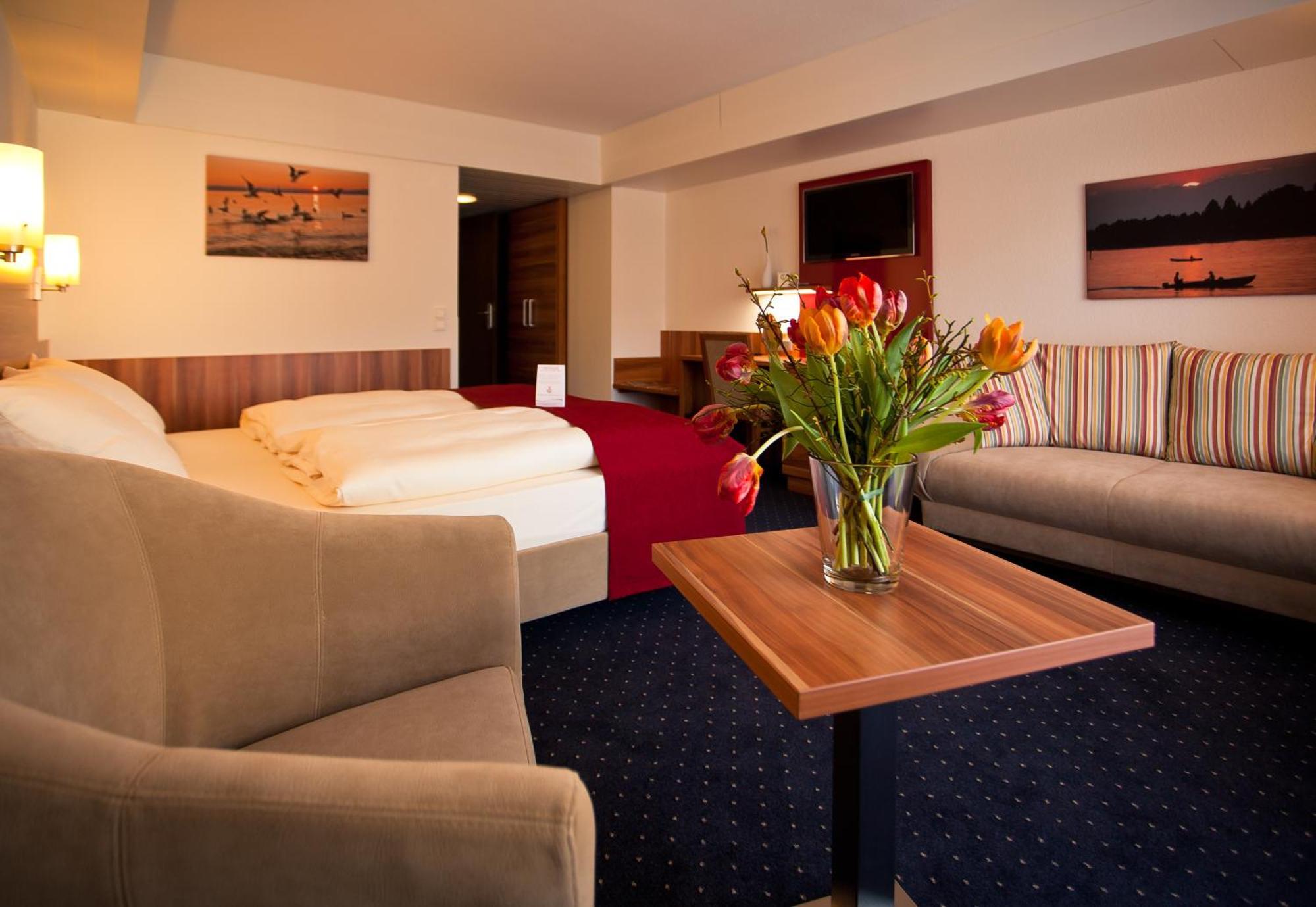 Hotel Knaus Am Hafen Uhldingen-Mühlhofen Eksteriør billede